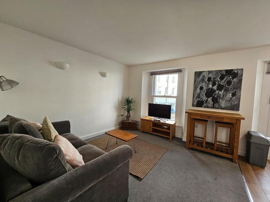Beautiful And Bright !! Town/Harbour Apartment #1 Penzance Exterior photo